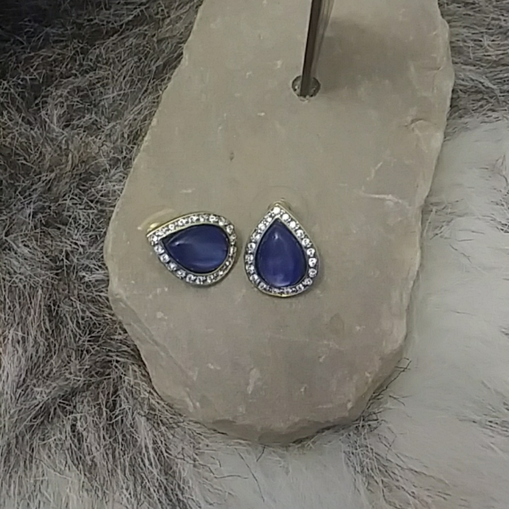 Beautiful Sapphire Teardrop Earrings
